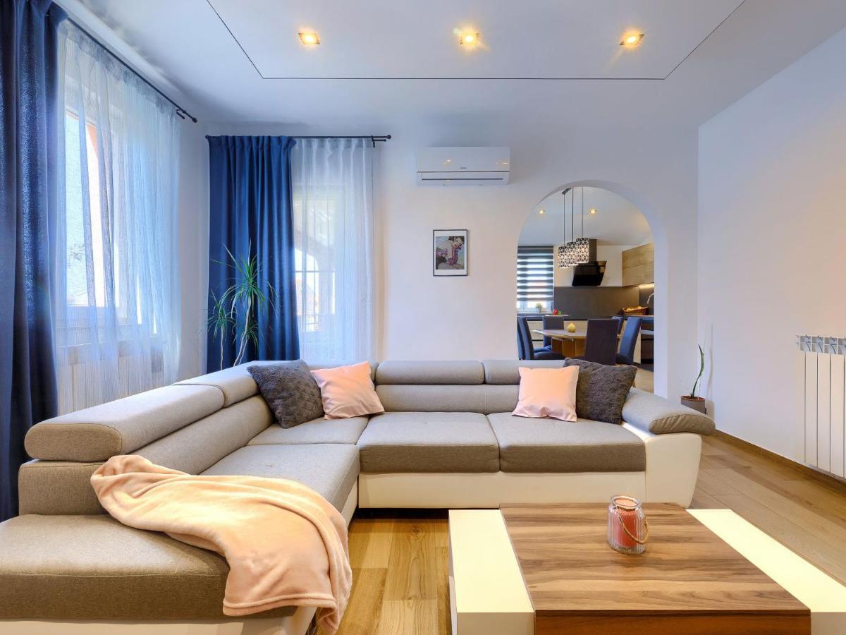 Holiday Home House Eric&Paolo By Interhome Pula Luaran gambar