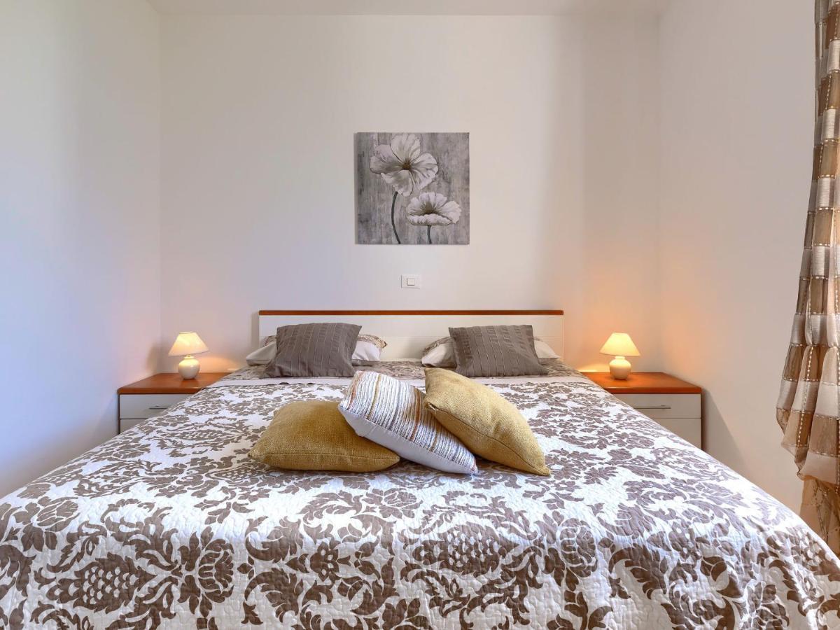 Holiday Home House Eric&Paolo By Interhome Pula Luaran gambar
